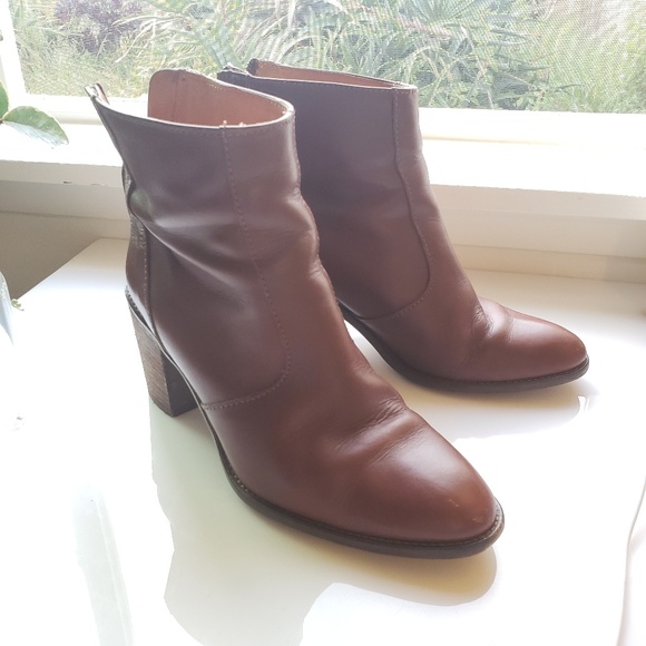 Like New Madewell Caramel Leather Ankle Booties - Picture 5 of 7